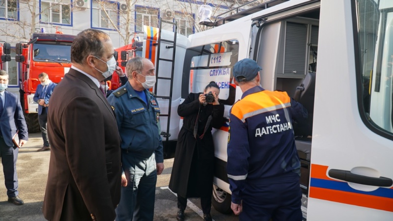 Региональные управления МЧС России получили пожарно-спасательную технику