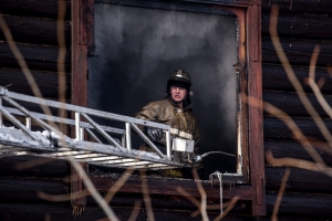 Короткое замыкание электропроводки привело к пожару в Заельцовском районе