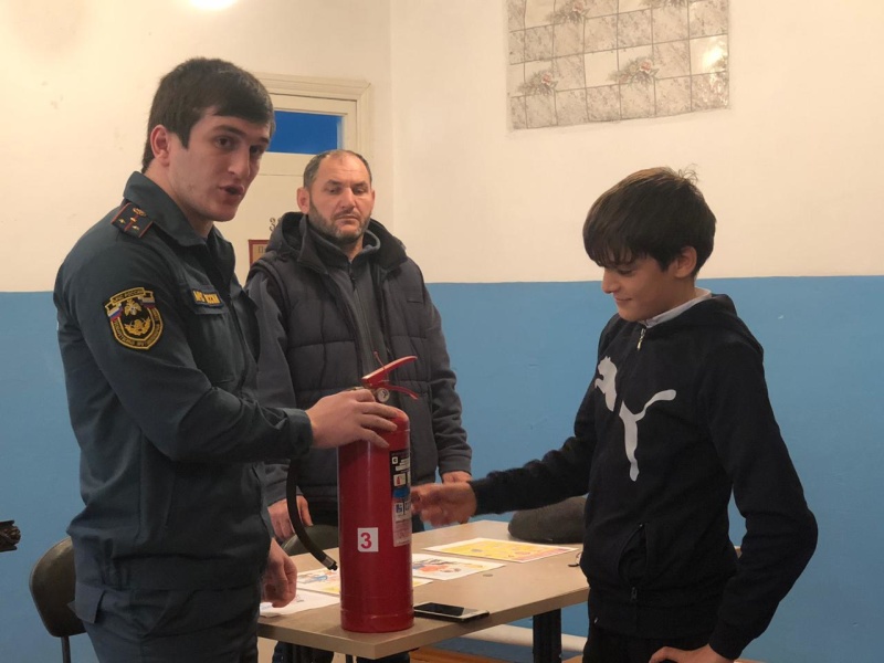 К 30-летию МЧС России: уроки безопасности