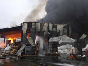 Пожар в Дзержинском районе. ПДК в жилой зоне не зафиксировано (фото,видео,комментарий)