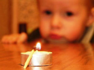 Задача взрослых – уберечь детей от пожаров и шалости с огнем