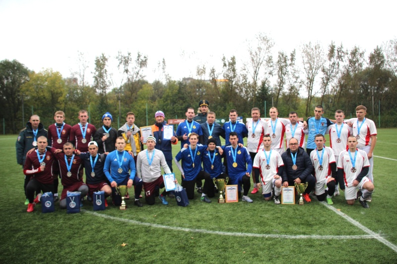 В МЧС России прошли соревнования по мини-футболу среди учреждений