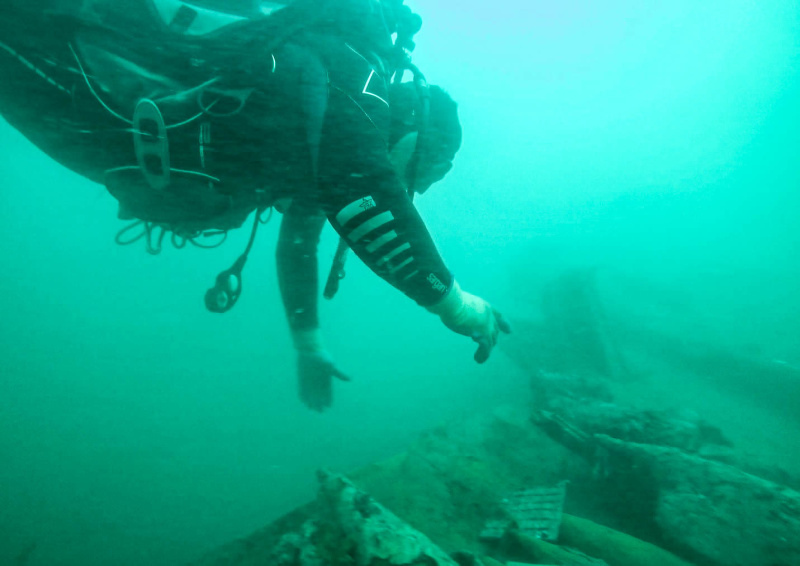 Севастопольские и крымские специалисты МЧС России продолжают разминирование теплохода «Жан Жорес»