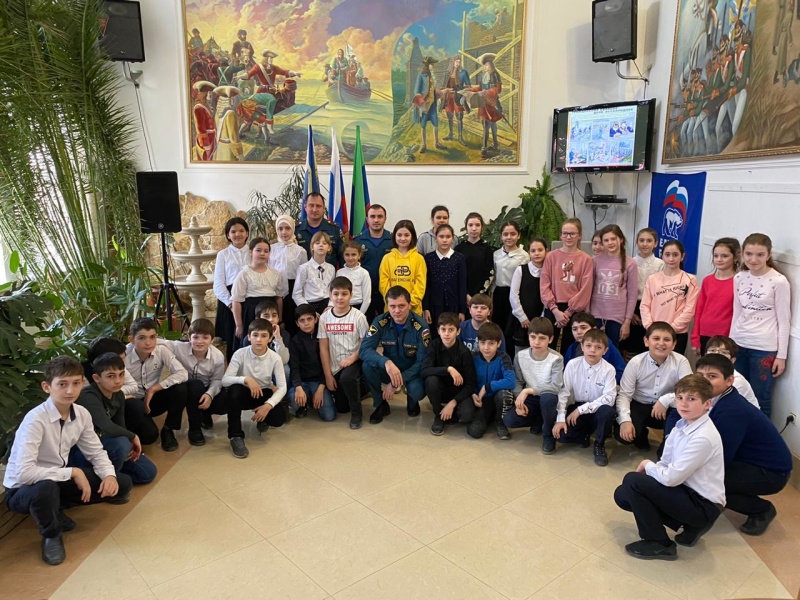 К 30-летию МЧС России: познавательный праздник для школьников