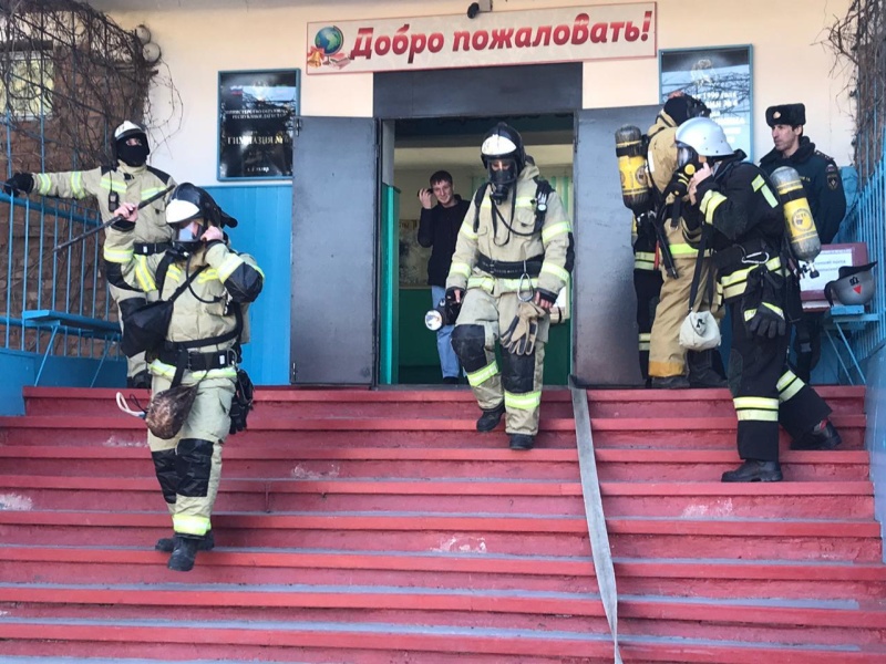 К 30-летию МЧС России: учебная тревога в гимназии