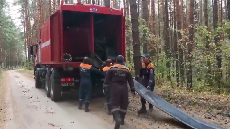 В Нижегородской области сотрудники МЧС России продолжают борьбу с огнем