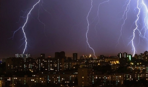 Дожди, грозы, град и шквалистый ветер: на Новосибирскую область надвигается чрезвычайно опасная непогода