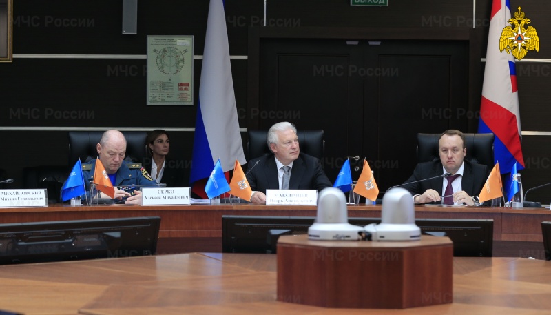 Вопросы безопасности жизнедеятельности и организации поиска пропавших людей обсудили на Общественном совете  при МЧС России