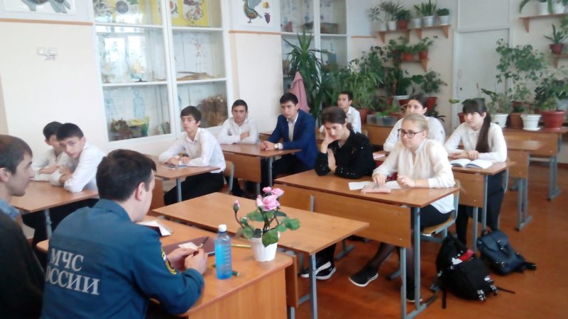 Школьникам напоминают правила пользования пиротехнической продукцией