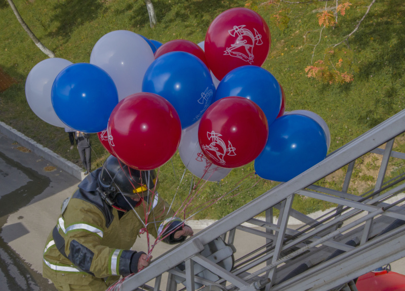 Необычный сюрприз подготовили камчатские пожарные для воспитанников школы-интерната