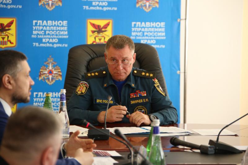 Министр МЧС России призвал усилить разъяснительную работу с населением в Забайкальском крае