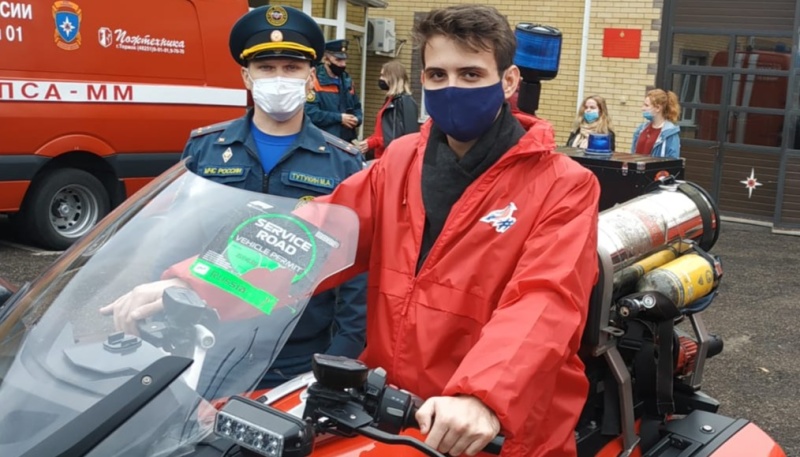 Добровольцы Молодежного крыла Общенародного Народного Фронта посетили Специализированную часть экстренного реагирования МЧС России