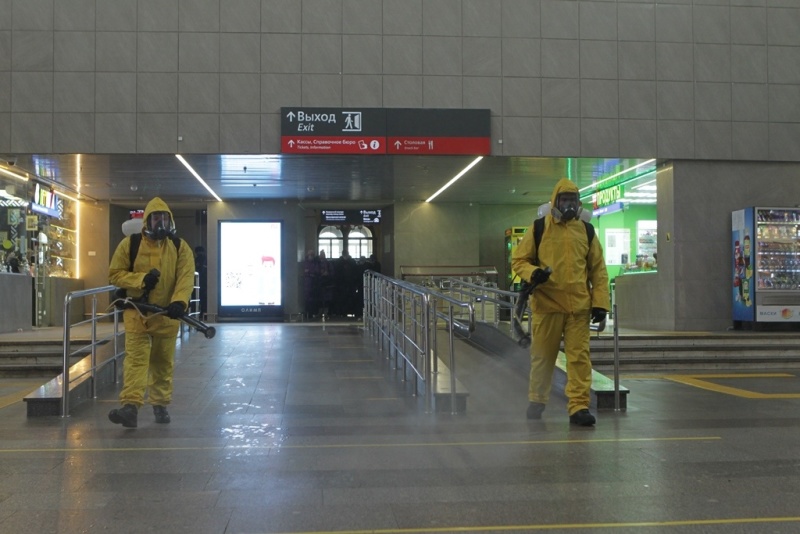 Специалисты Центра «Лидер» провели санитарную обработку Ленинградского вокзала