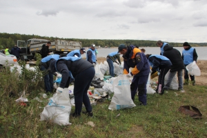 Спасатели приняли участие в экологическом марафоне «Чистые  берега Сибири»