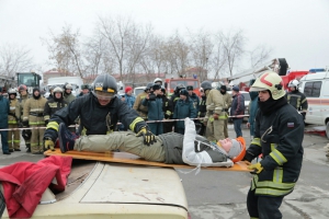 Лучшая команда по проведению аварийно-спасательных работ при ДТП определилась в Новосибирской области (фото)