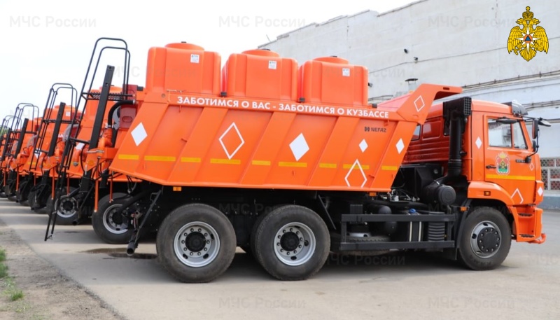 В Кузбассе к тушению палов сухой растительности привлекают спецтехнику местной модернизации