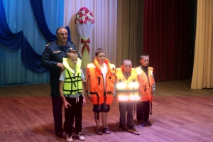 Инспекторы ГИМС учат школьников правилам поведения на водоемах