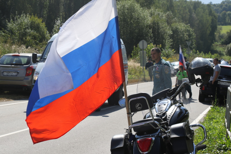 Сотрудники Тульского главка МЧС России организовали автопробег в честь 30-летия ведомства (видео)