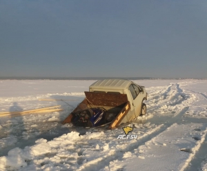 Машине на льду не место