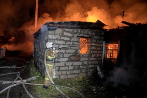 27 пожаров сотрудники МЧС России ликвидировали за выходные в Новосибирской области