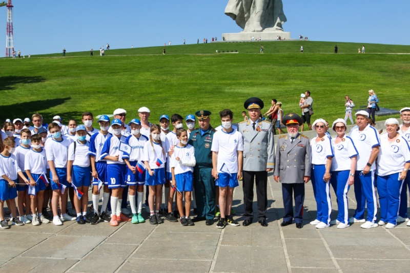 «Динамовский автопробег» в честь 75-летия победы финишировал в Волгограде