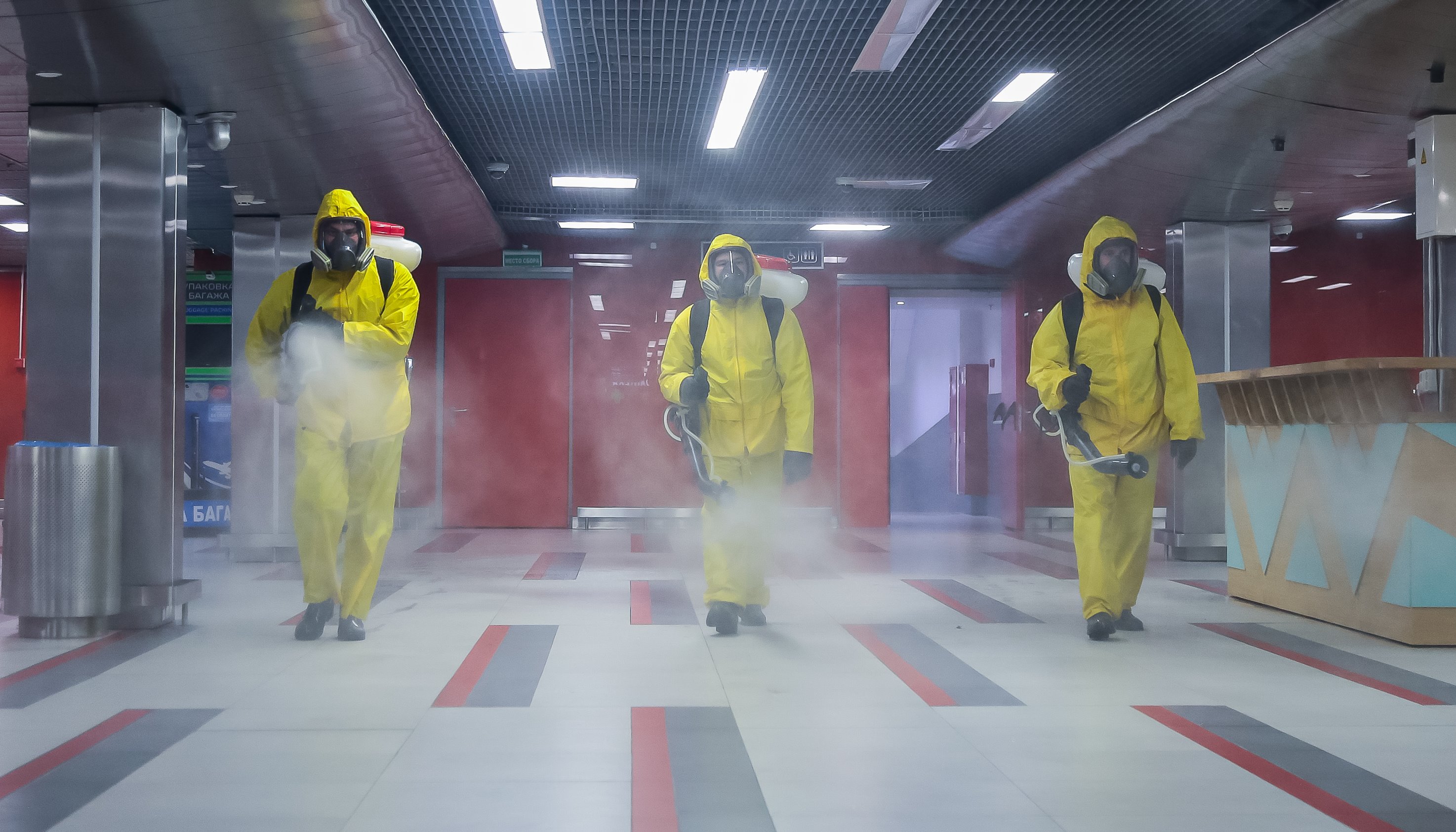 Спасательные центры МЧС России проводят дезинфекцию объектов социальной инфраструктуры