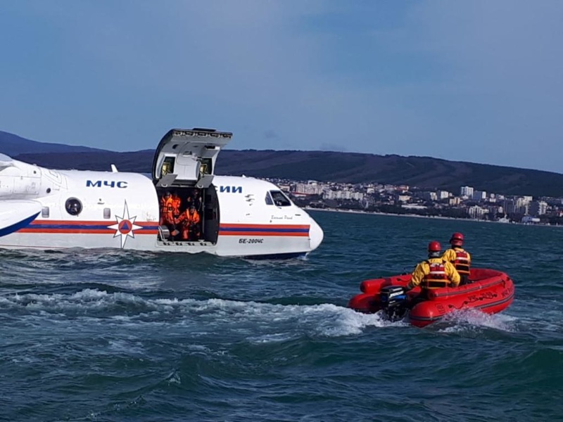В Геленджике продолжается сбор по подготовке летного состава авиации МЧС России