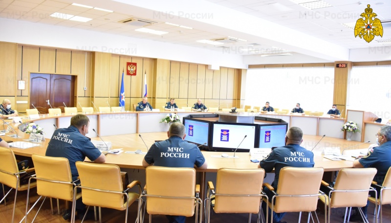 Заместители министра МЧС России провели занятия в Институте развития Академии ГПС