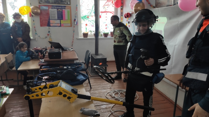 Порядка 2,5 тысяч школьников Нагорного Карабаха приняли участие в уроках безопасности МЧС России