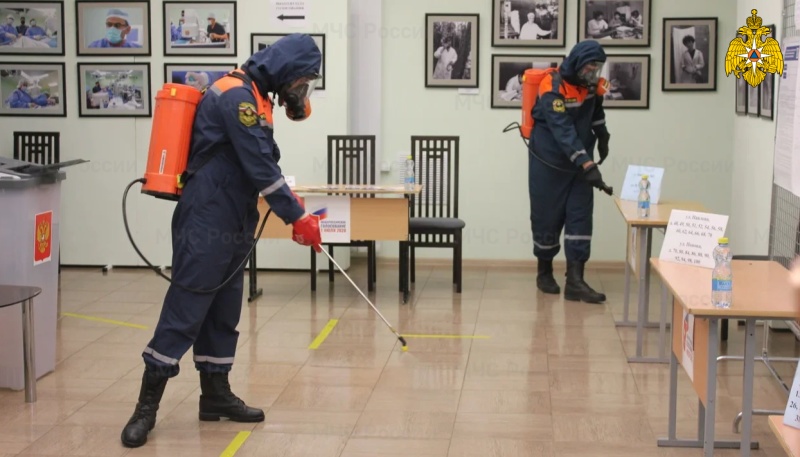 МЧС России продолжает участвовать в специальной обработке соцобъектов и избирательных участков в регионах