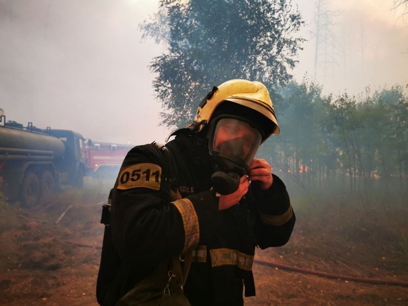 Сотрудники МЧС России вырвались из огненного кольца в Мордовском заповеднике