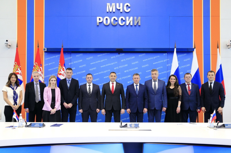 Глава МЧС России Евгений Зиничев провел рабочую встречу с Министром внутренних дел Республики Сербия Александаром Вулиным