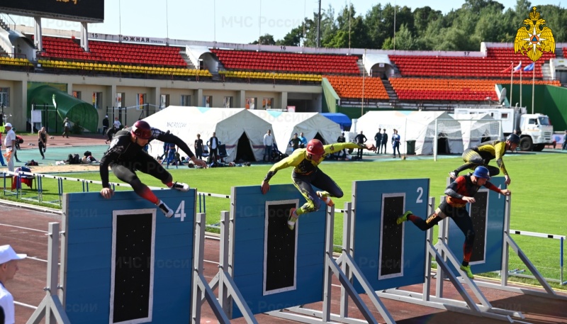 Во Владимире стартовали Всероссийские соревнования по пожарно-спасательному спорту среди спецподразделений МЧС России (видео)