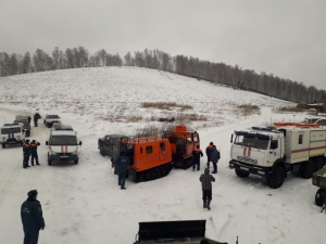 В Новосибирской области спасатели вывезли из предгорья 10 уставших туристов