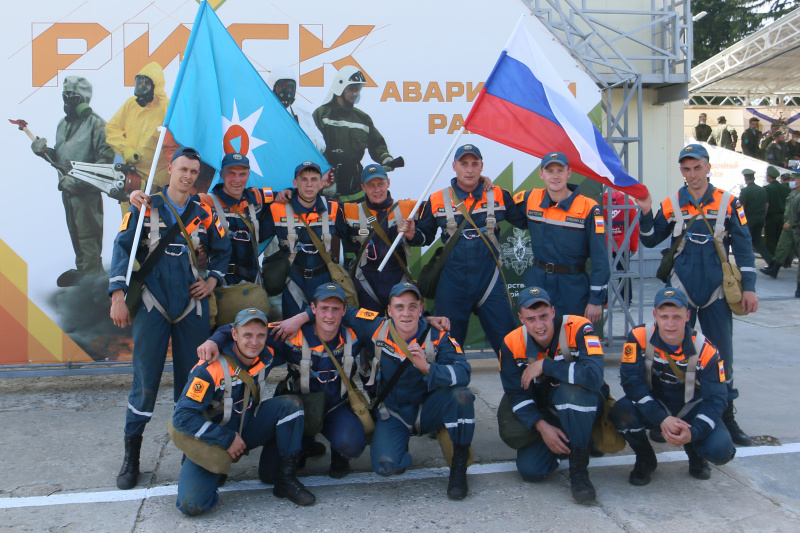 Команда МЧС России принимает участие в Международном профессиональном конкурсе военнослужащих аварийно-спасательных подразделений «Аварийный район»