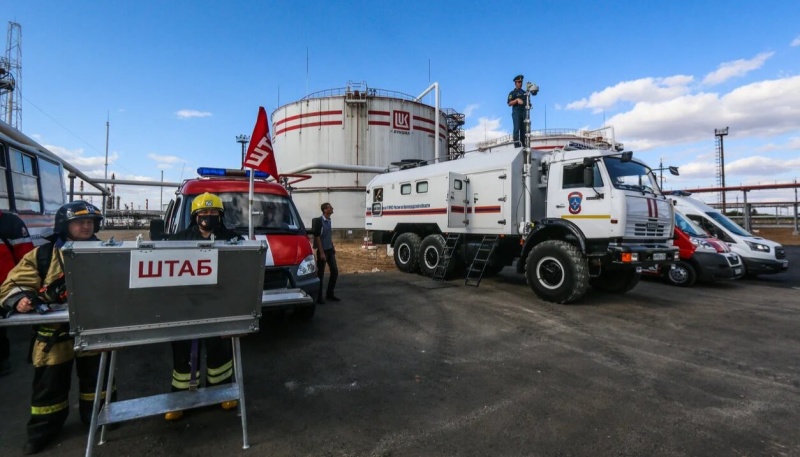 Порядка 53 тысяч специалистов РСЧС приняли участие в учениях по ликвидации ЧС с разливом нефти