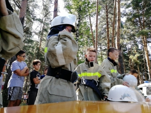 «Азбука безопасности». Более 100 школьников получили сертификат юных спасателей