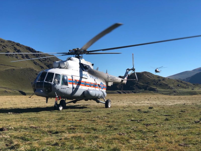 В городе Минеральные Воды проводится сбор с лётным составом авиации МЧС России по подготовке к действиям в горной местности