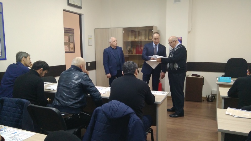 Нариман Казимагамедов побывал  в Центре обработки вызовов системы «112» Каспийска