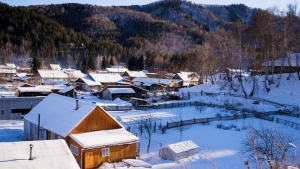 В Новосибирской области сын с отцом спасли соседей из горящего дома