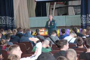 Неделя безопасности на водных объектах прошла в Новосибирском промышленно-энергетическом колледже