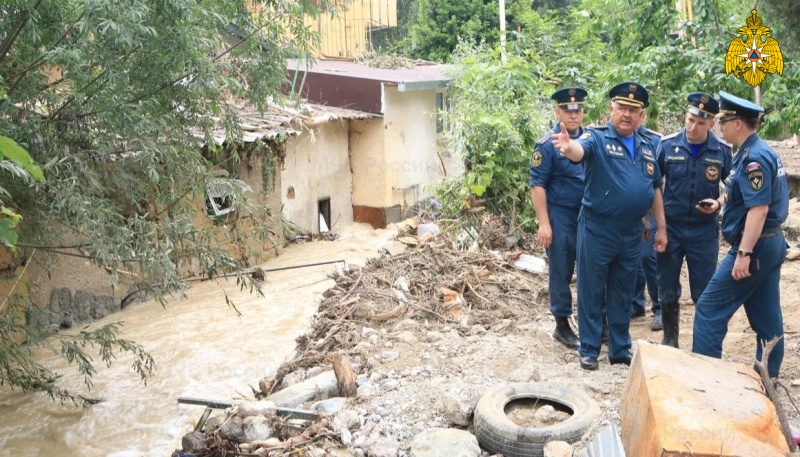 МЧС России продолжает проводить аварийно-восстановительные работы в Республике Крым