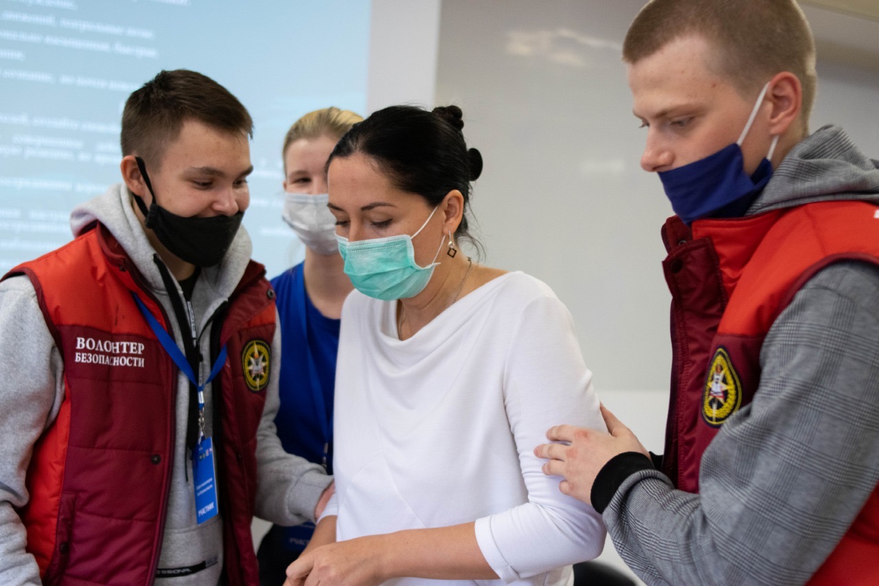 Психологи МЧС России провели тренинги по оказанию экстренной психологической помощи со студентами-спасателями