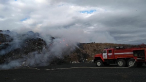 В Новосибирской области ликвидировали открытое горение на мусорном полигоне (фото)