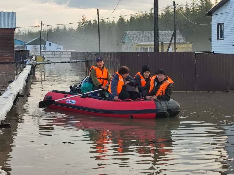 В Якутии полностью освободилось от воды село Томпор
