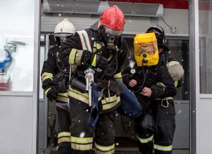 На выходных сотрудники МЧС на пожарах спасли 11 человек в Новосибирской области