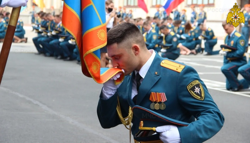 Выпуски молодых специалистов МЧС России проходят по всей России