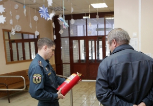 В преддверии новогодних праздников особый акцент – на предупреждение пожаров