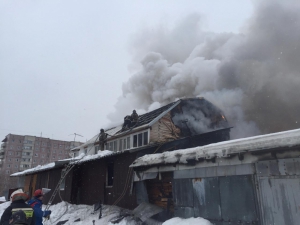 Крупный пожар в Октябрьском районе локализован (фото, видео)