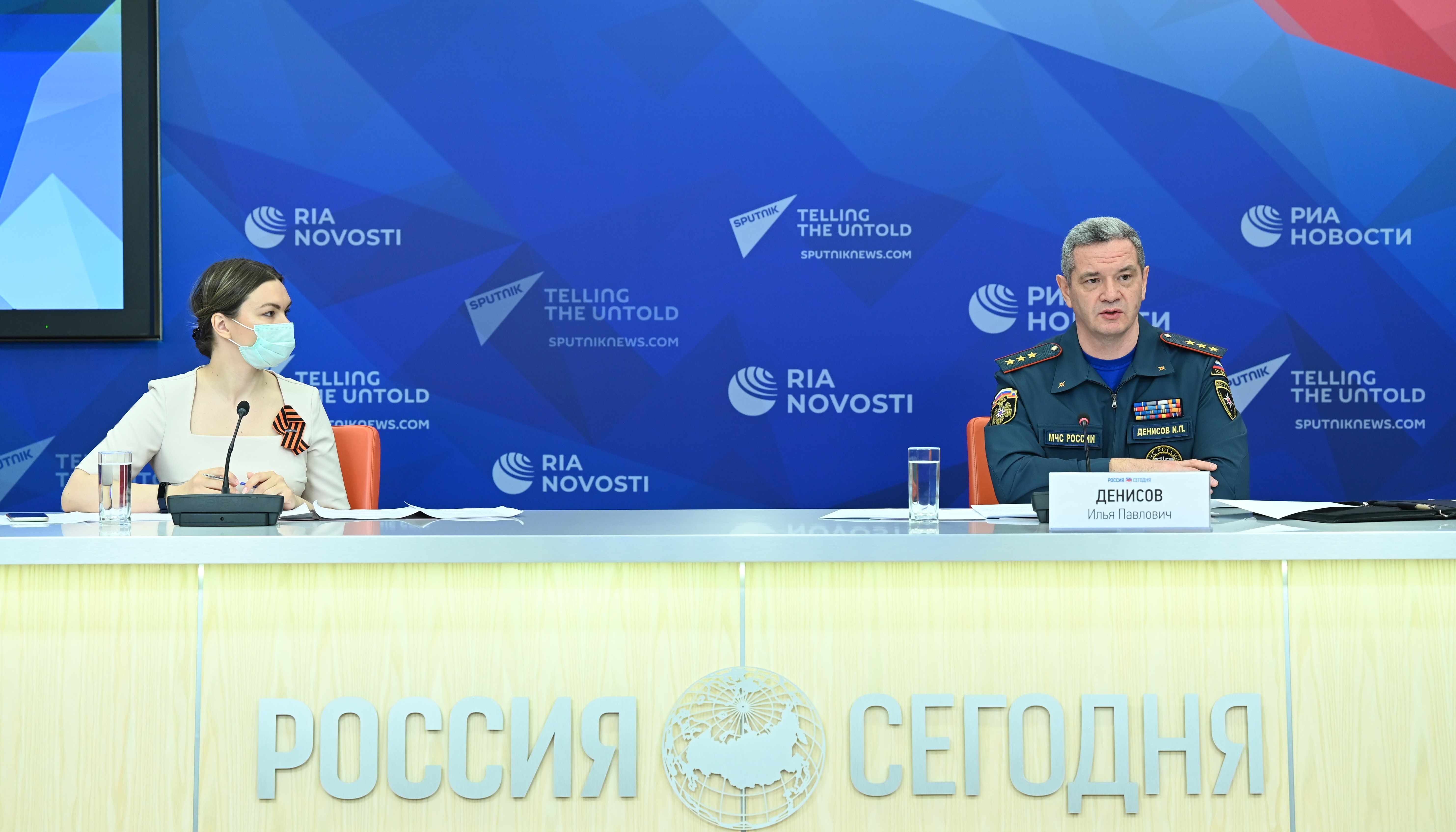 Ежедневно пожарно-спасательные подразделения МЧС России совершают порядка 3 тыс. выездов на пожары